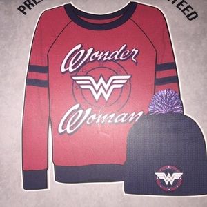 🐝NWT Wonder Woman light weight sweater & beanie